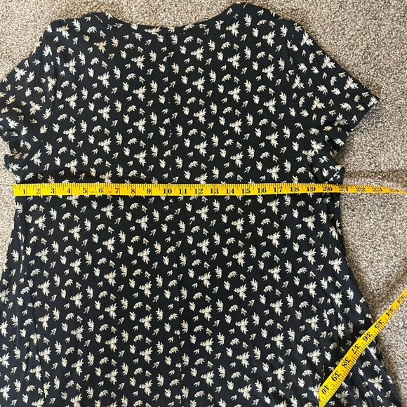 Wonderly Asymmetrical Top Size L - Picture 5 of 6